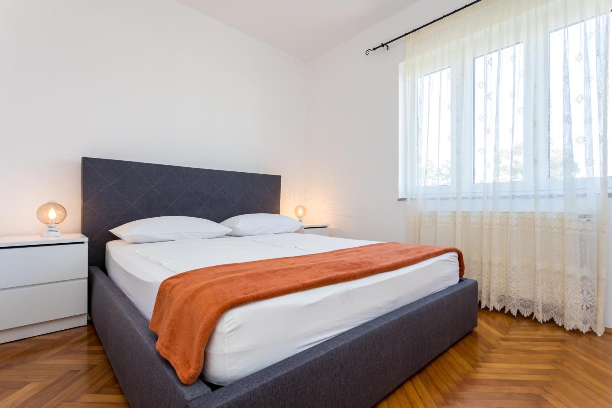 Apartments And Rooms Kod Keti Malinska Exterior foto
